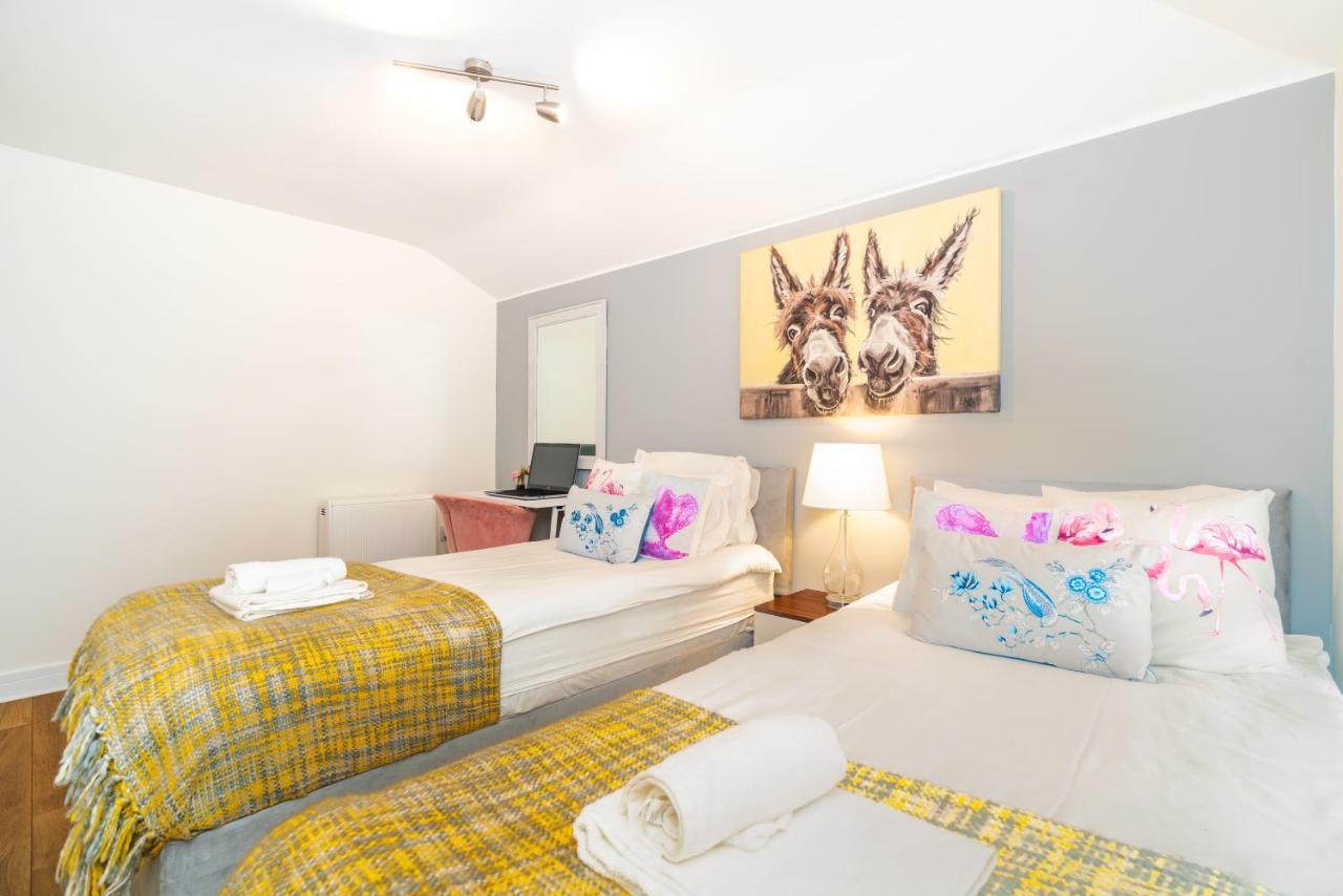 Town Center Apartment With 55” Smart Tv+Netflix Andover Exterior foto